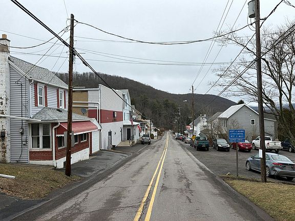4th image of 8 E Hazel St