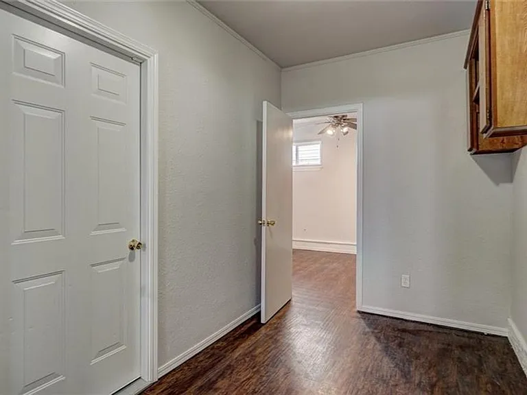 1116 Saint George Ave — Photo 16