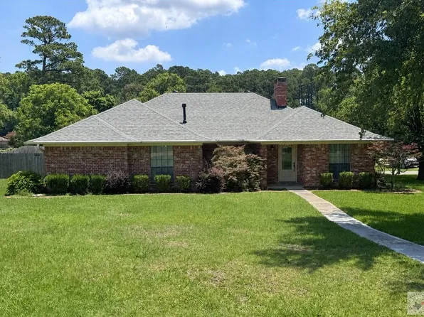 4116 Constitution Dr, Texarkana, TX 75503