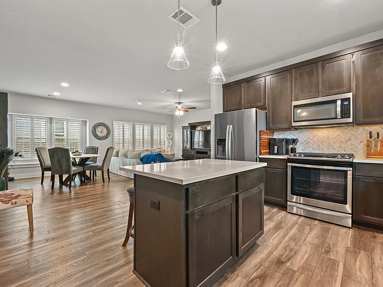 10121 Forest Grove Dr — Photo 23