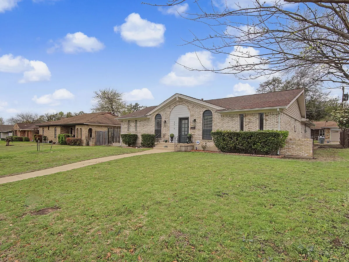 Building Photo - 5019 Blanchard Dr