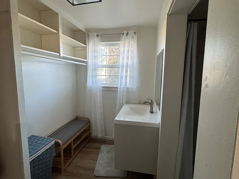 507 E Line St #1 — Photo 4