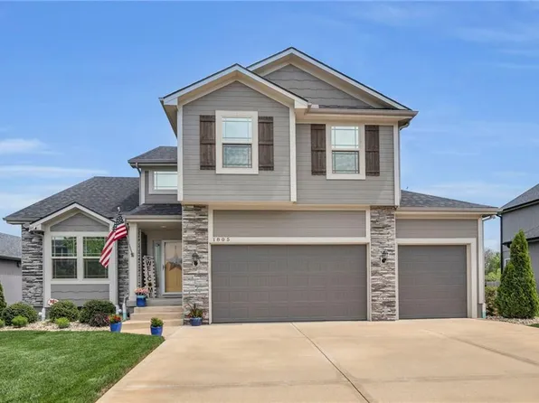 1805 Verbena Ave, Greenwood, MO 64034