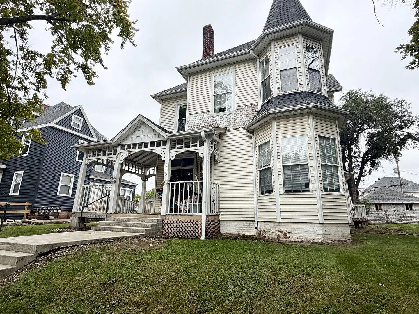 818 North 10th Street — Photo 1