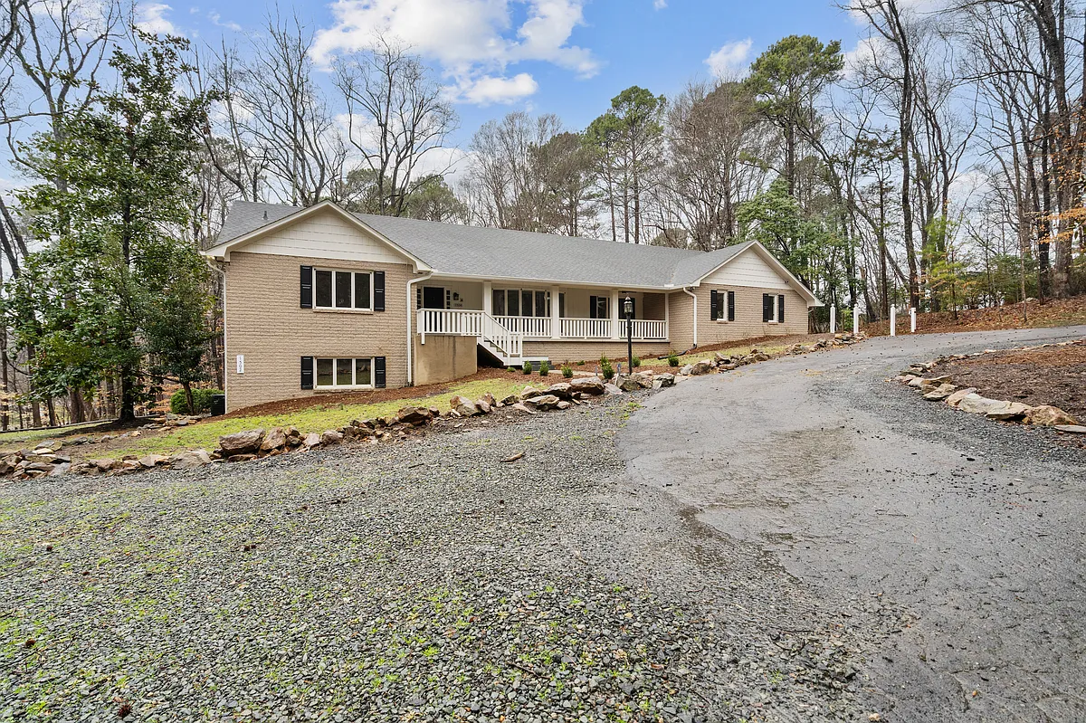 Building Photo - 1504 Homestead Rd