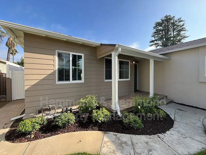 3 bed, 2.0 bath, 1668 sqft, $5,495 — Photo 3