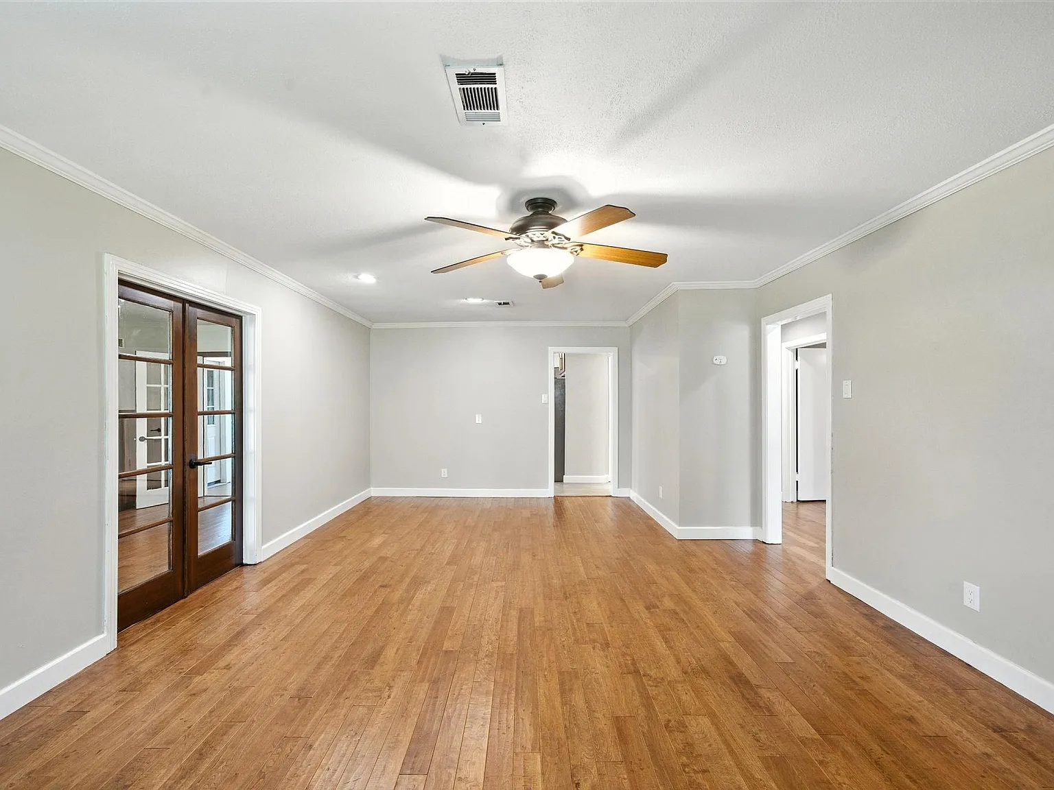 3 bed, 2.0 bath, 1546 sqft, $2,700 — Photo 3