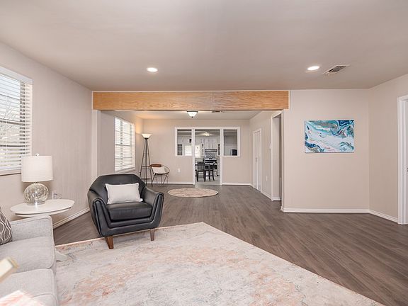 4th image of 825 Koberlin St
