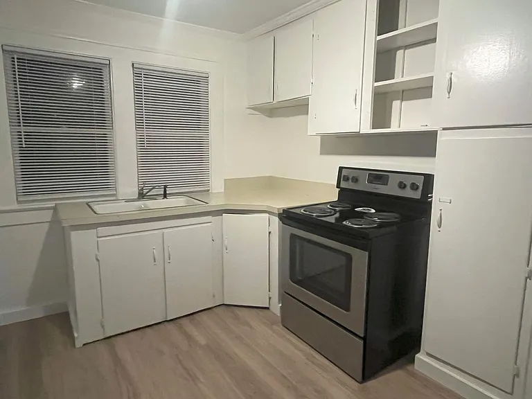 16 Chatfield St — Photo 13