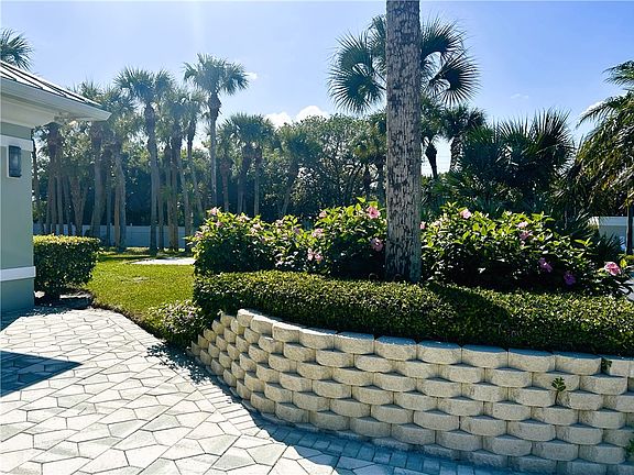 5th image of 2225 E Beachside Ln