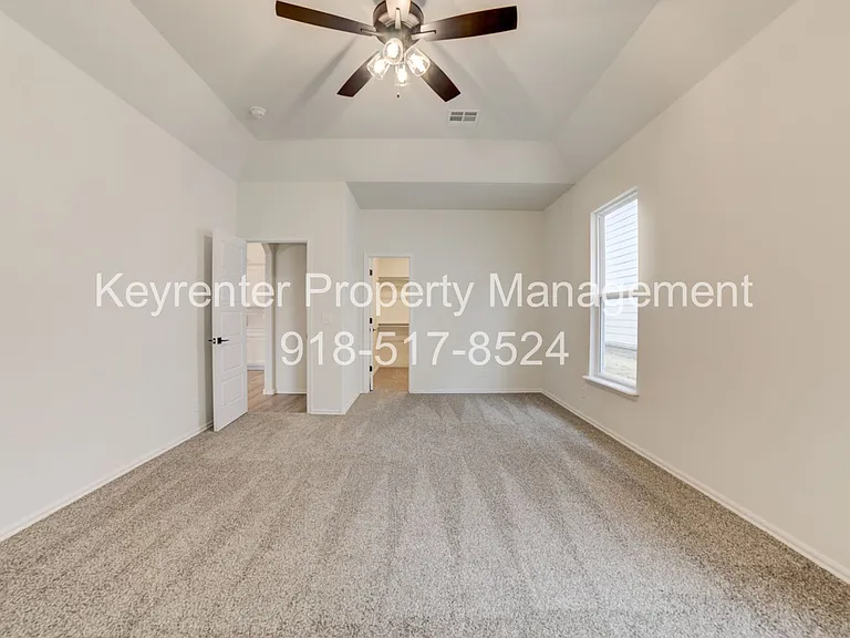 706 W 54th St — Photo 16
