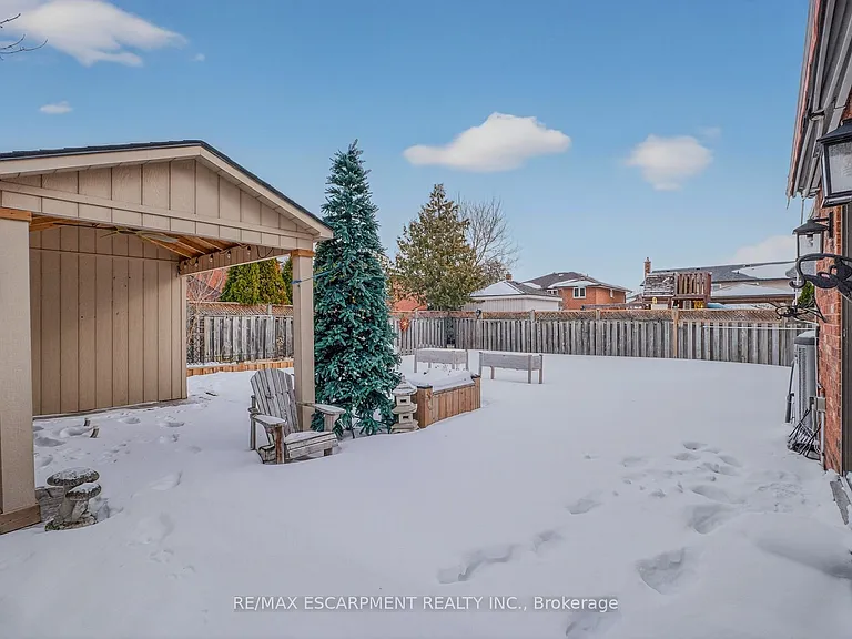41 Candor Cres — Photo 5