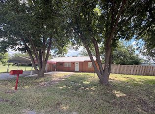 125 S Hillside Rd, Apache, OK 73006