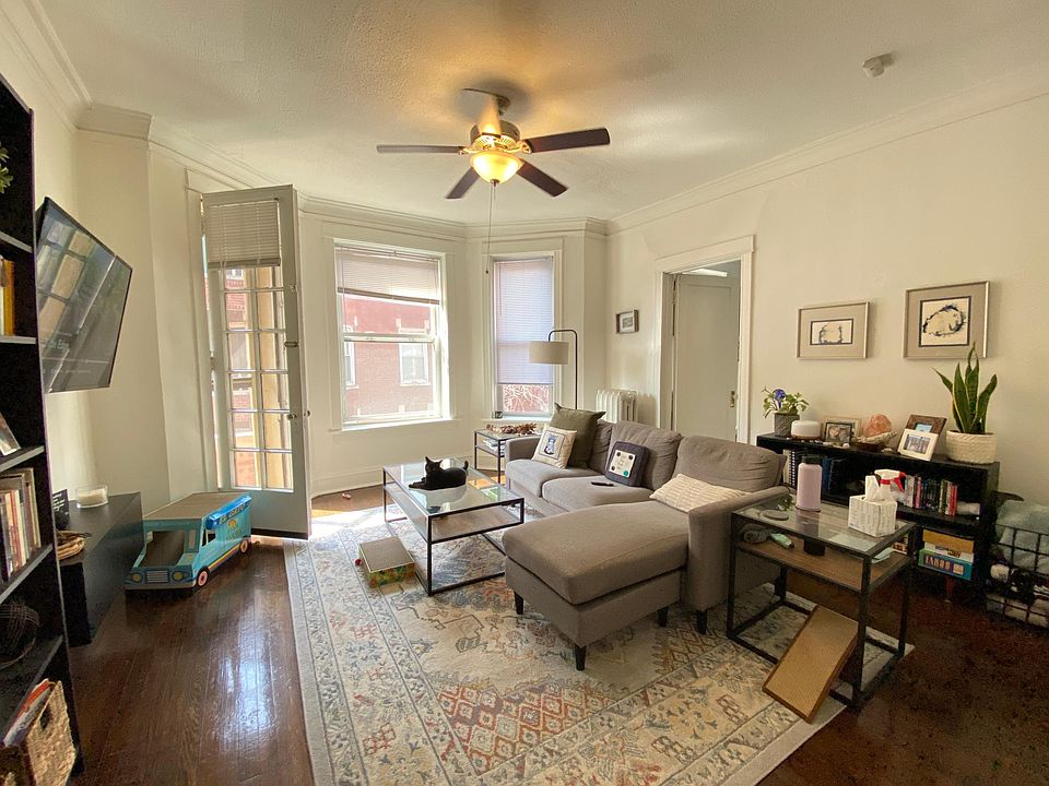 1st image of 716 W Waveland Ave APT 2N