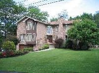 1 Oriel Ln, Rensselaer, NY 12144