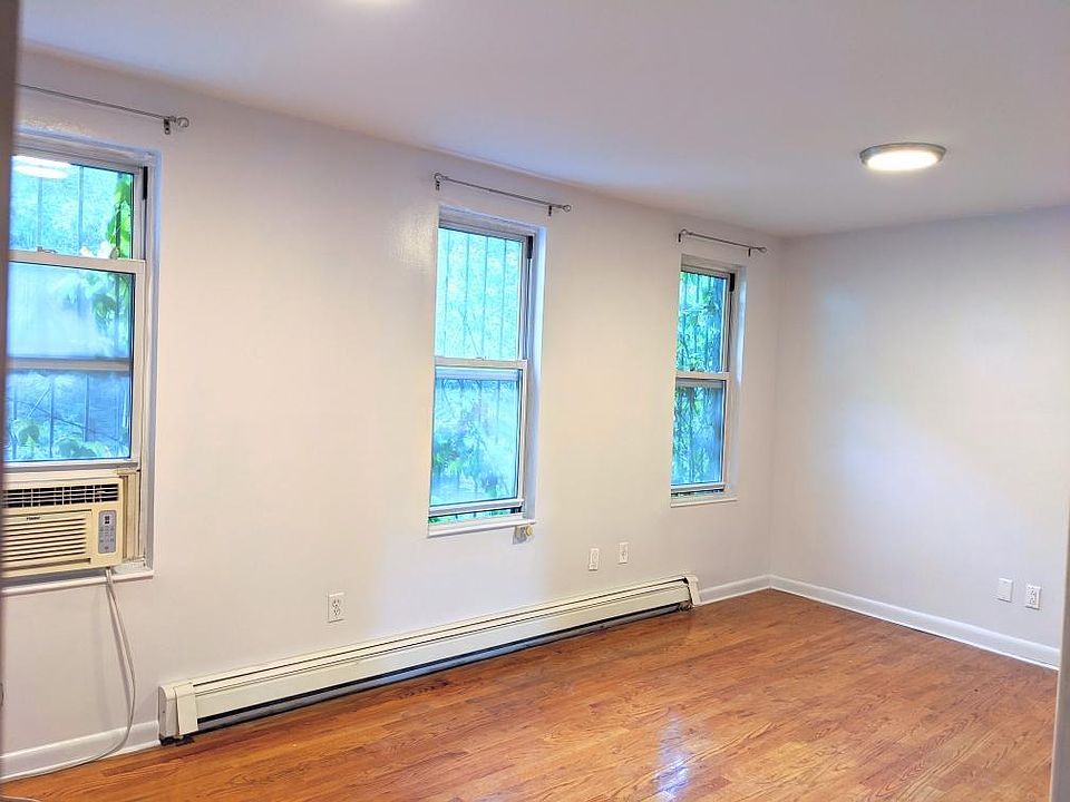 2nd image of 13 Oliver St #3