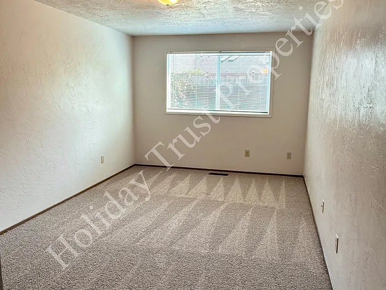 3626B Lorne St SE — Photo 10