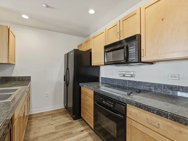 300 W 11th Ave #6J — Photo 5