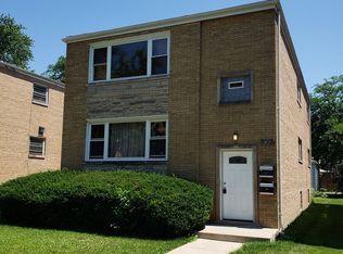 8621 Trumbull Ave, Skokie, IL 60076