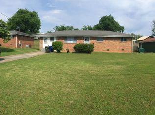 13 Phillips Dr, Fort Oglethorpe, GA 30742