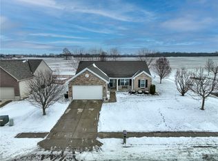 1811 Hunters Ridge Dr, Troy, OH 45373