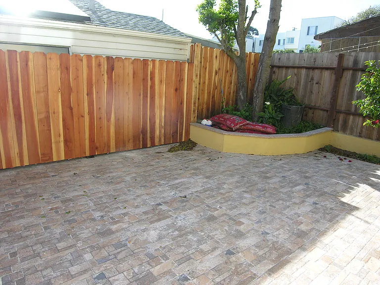 707 Plymouth Ave — Photo 11