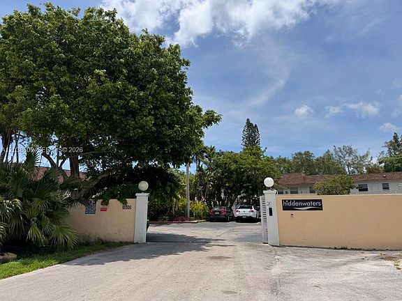 3rd image of 1860 Venice Park Dr APT 208