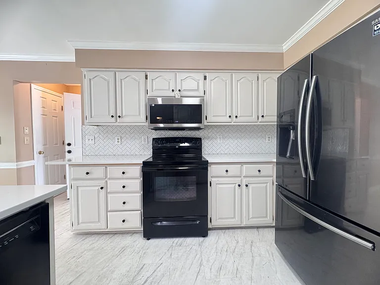 801 Driftwood Dr — Photo 8