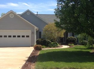 185 Rolling Meadow Rd, Fletcher, NC 28732