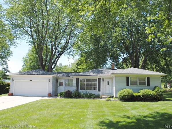 15507 Park Ln, Plymouth, MI 48170