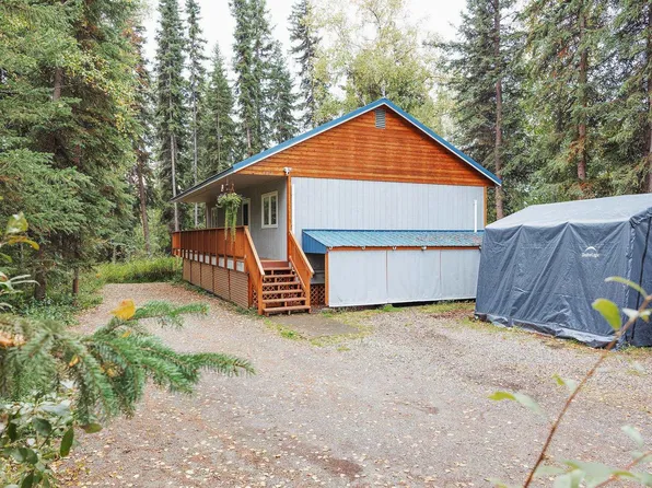 4951 Asteroid Ln, Fairbanks, AK 99709