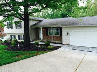 60 Ridgecrest Dr, Painesville, OH 44077