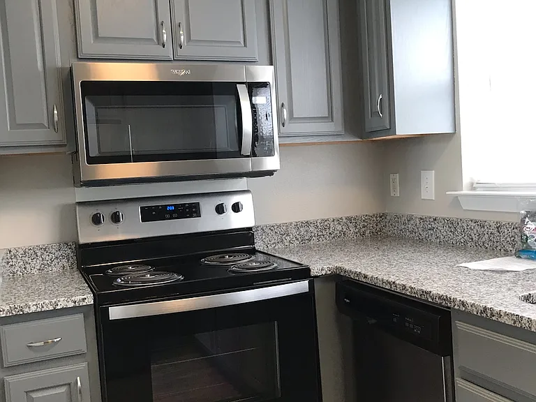 Somerset Oceanside Apartments — Photo 14