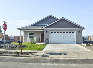 2292 Laura Ln, North Bend, OR 97459