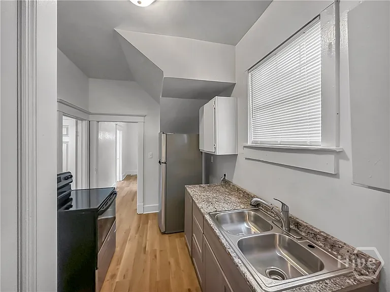 1022 W 46th St — Photo 6