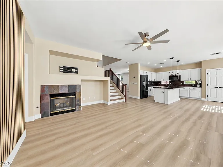 2551 Williamsburg St — Photo 16