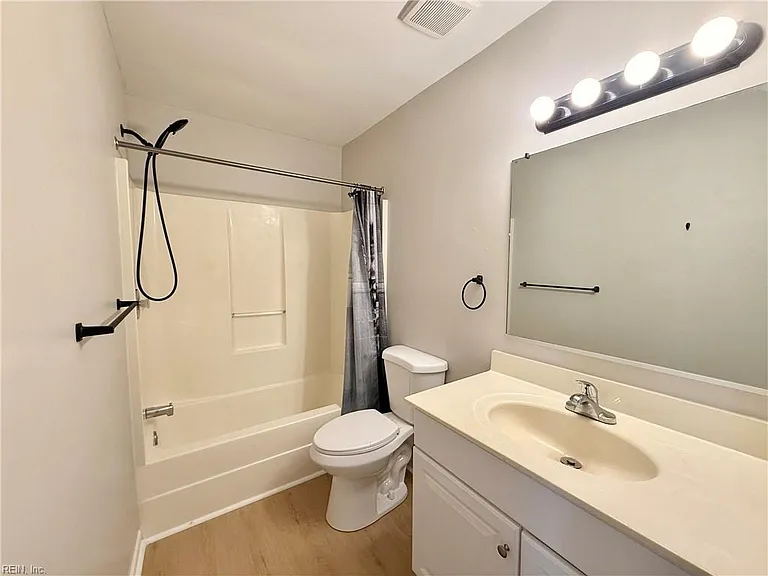 512 Thorncliff Dr #101 — Photo 13