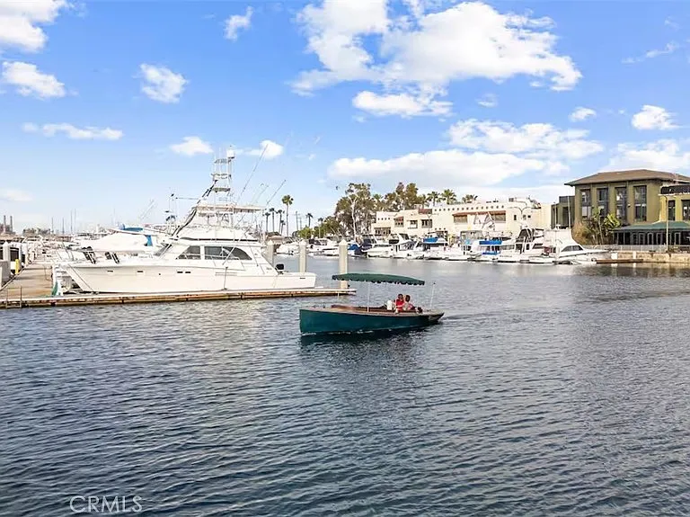 5327 Marina Pacifica Dr #KEY19 — Photo 60