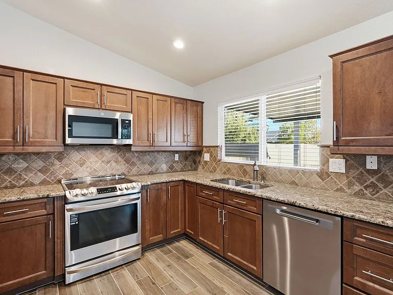 6823 E Grandview Dr — Photo 11