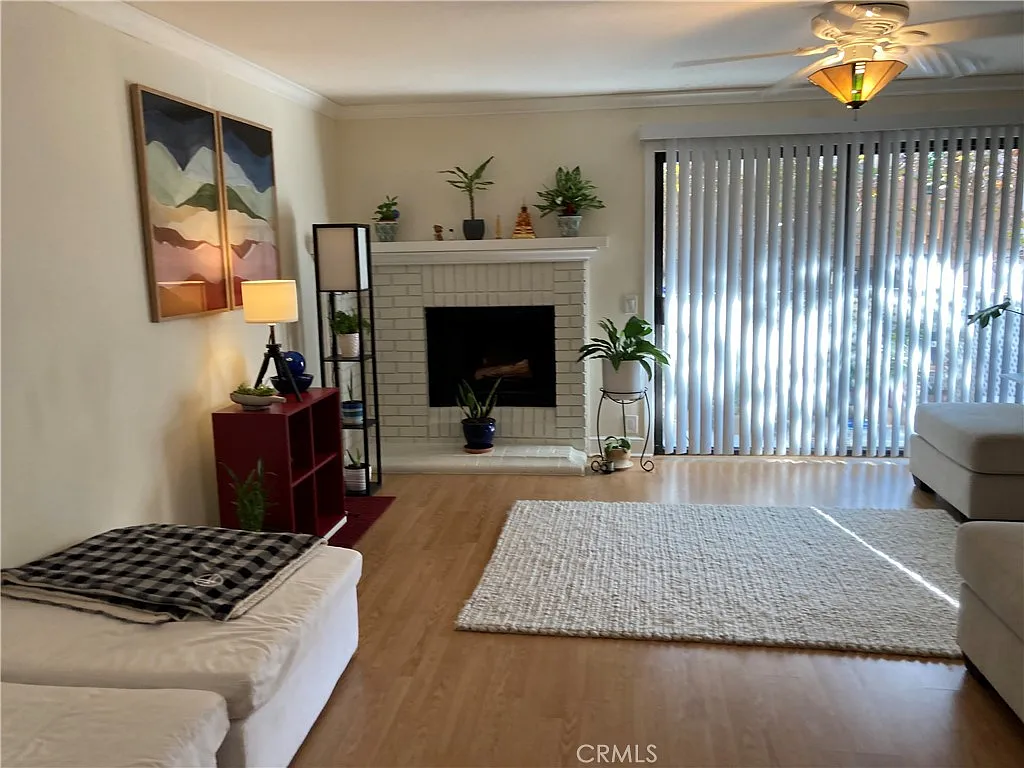 2 bed, 1080 sqft, $3,700 — Photo 4