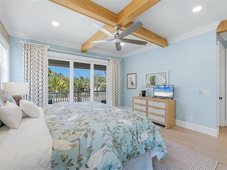 115 Aqua Ln — Photo 29