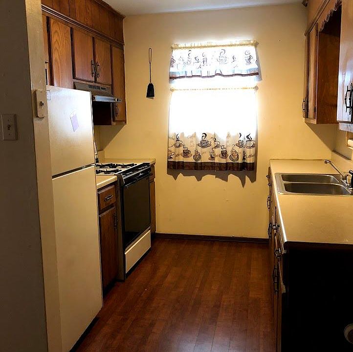 1st image of 610 Quay St APT A