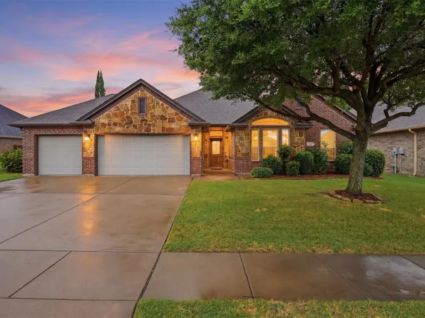 305 Delaware St, Burleson, TX 76028