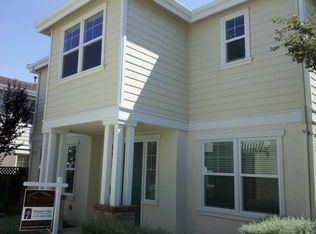 207 Toyon Ln, Vacaville, CA 95687