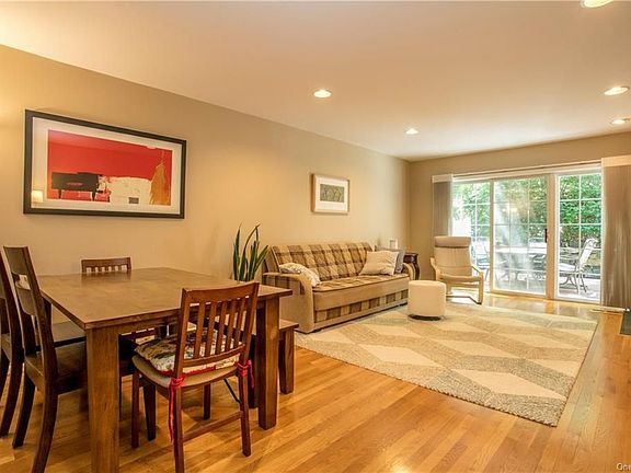 4th image of 34 Deertree Ln