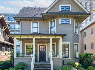 408 8th St, New Westminster, BC V3M0K1