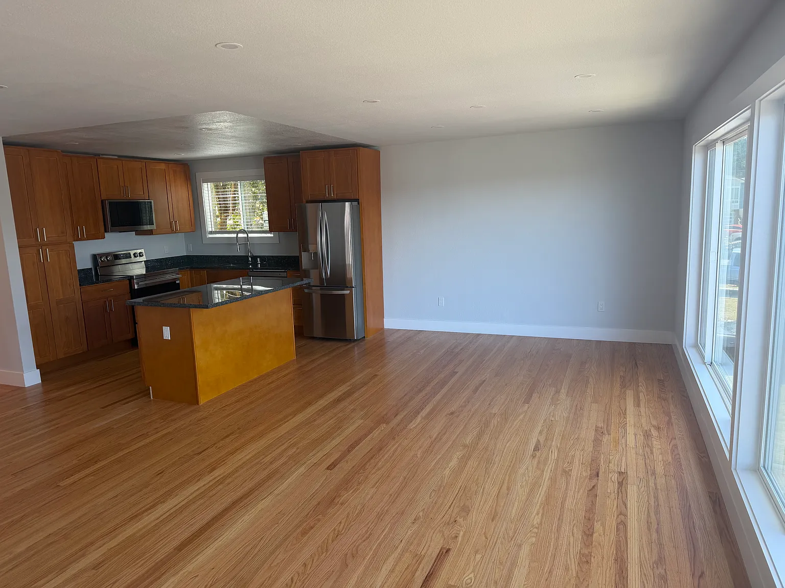 235 Crestmoor Cir — Photo 3