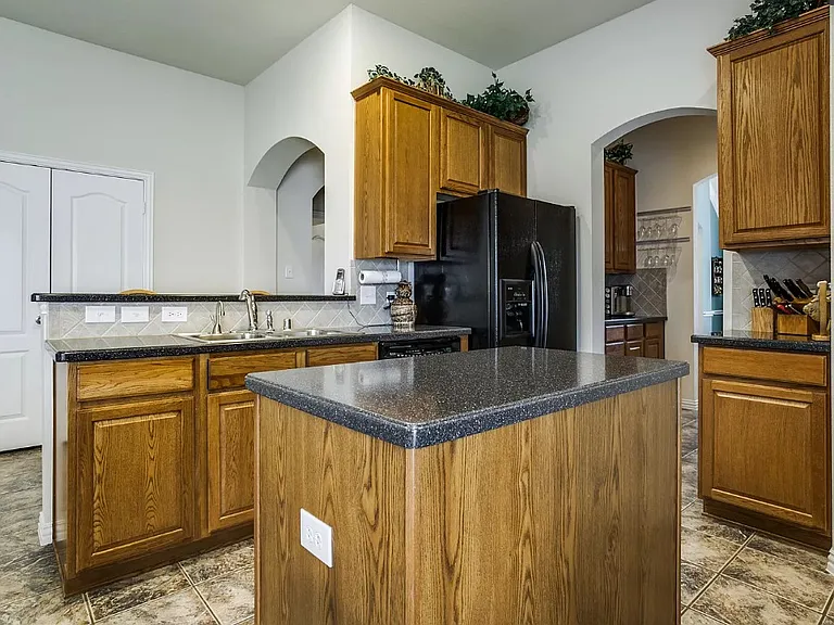9305 Jerico Dr — Photo 6