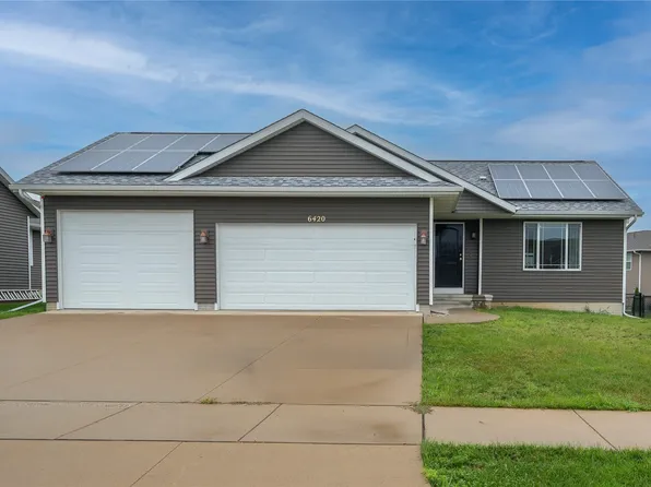 6420 Prairie Sage Dr SW, Cedar Rapids, IA 52404