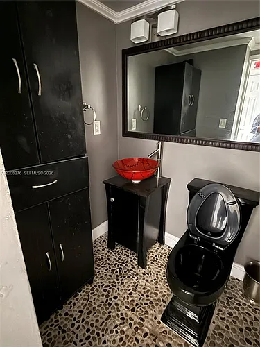 5313 Collins Ave #801 Photo 1